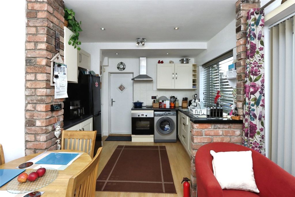 Property photo 2 of 21 Picture No. 20