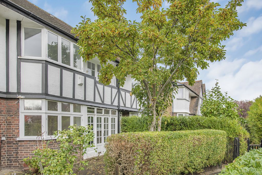 Property photo 1 of 25