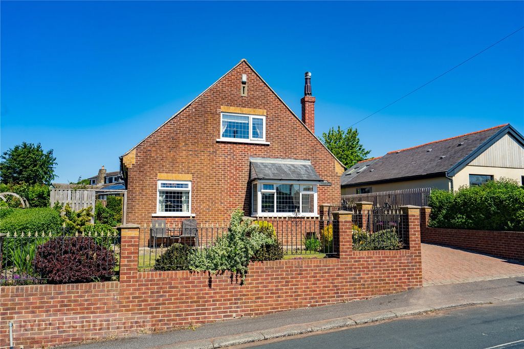 Property photo 2 of 33 Front