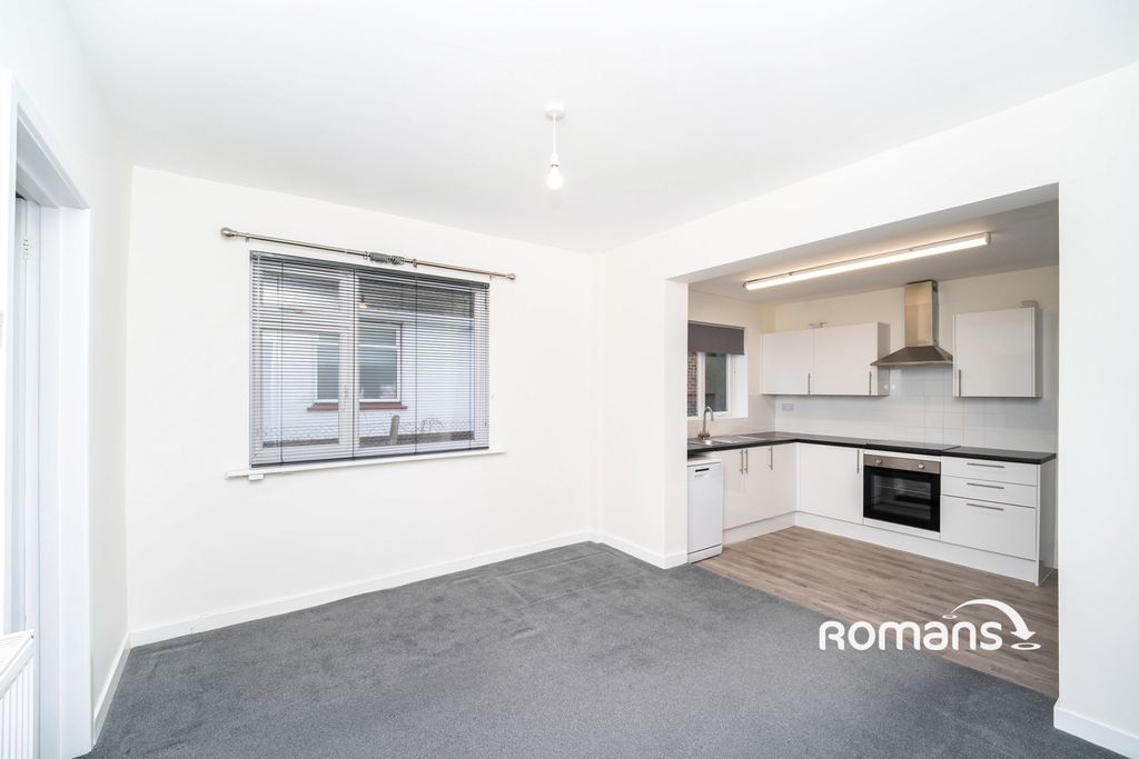 Property photo 2 of 10 Photo