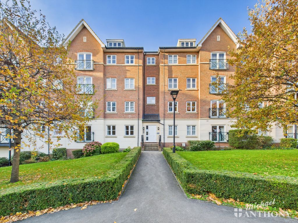 Property photo 1 of 8 Cam03852G0-Pr0468-Still001