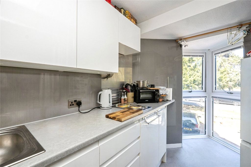 Property photo 3 of 13 Kitchen