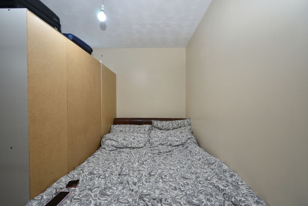 Property photo 2 of 5 Gallery