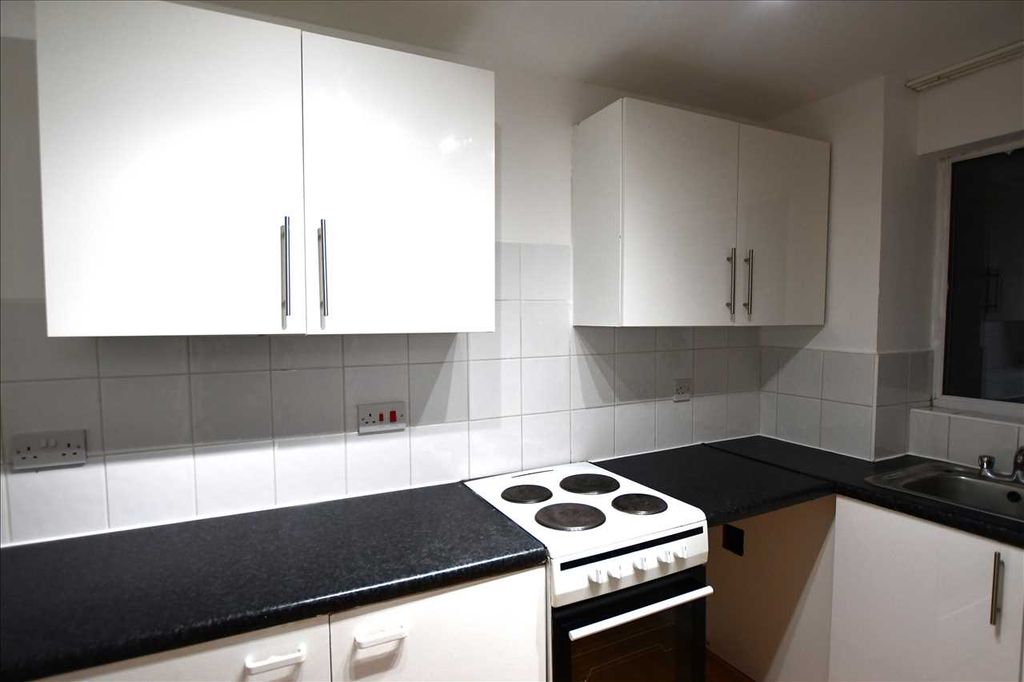 Property photo 3 of 5 Kitchen