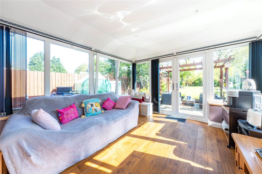 Property photo 3 of 20 Conservatory