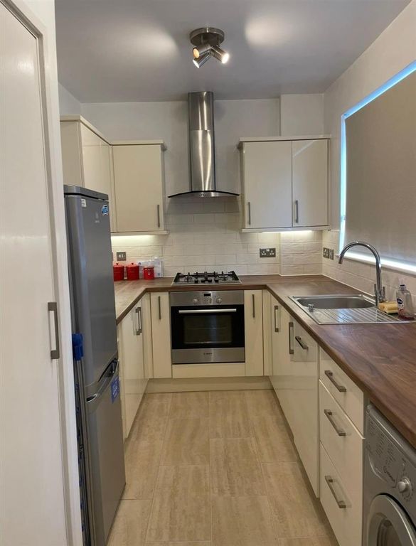 Property photo 2 of 8