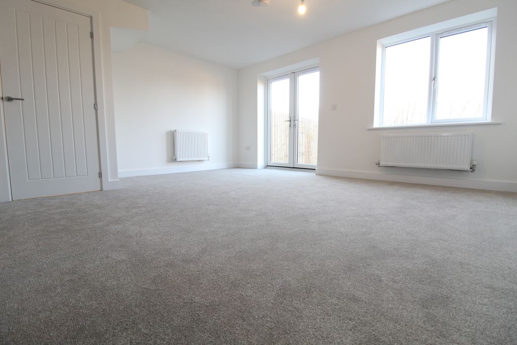 Property photo 3 of 17 Gallery