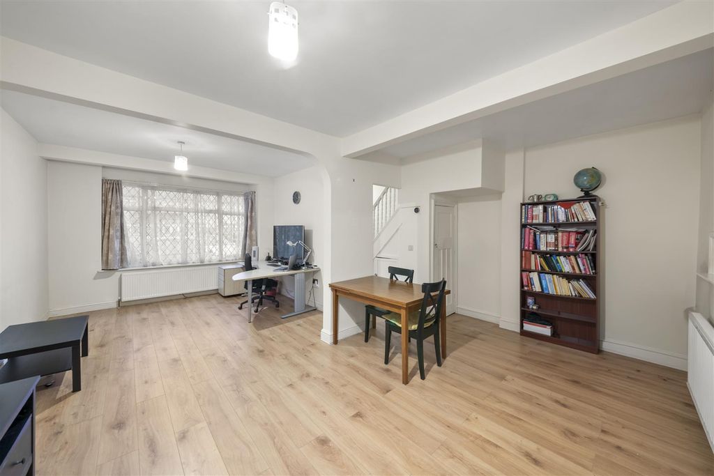 Property photo 3 of 14