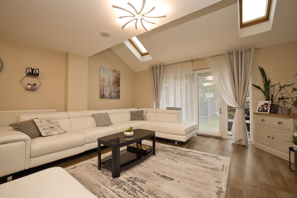 Property photo 2 of 13 Picture 2