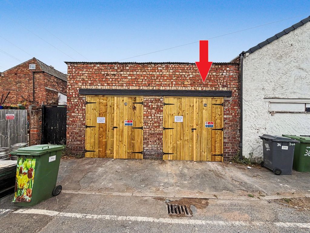 Property photo 1 of 2