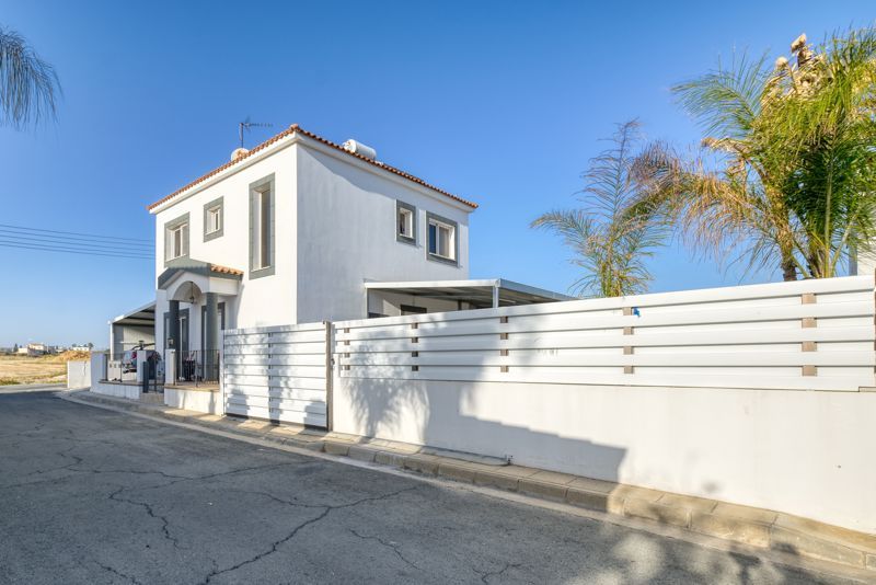 Property photo 1 of 21 Front Of The Villa