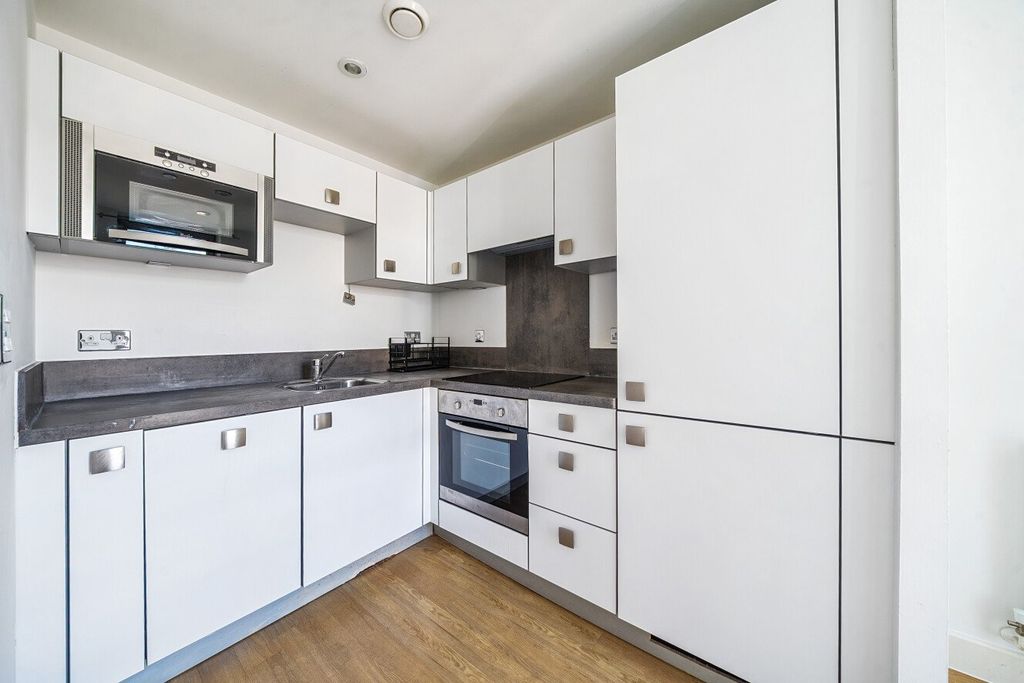 Property photo 2 of 9 1494384-3-6A579A7...