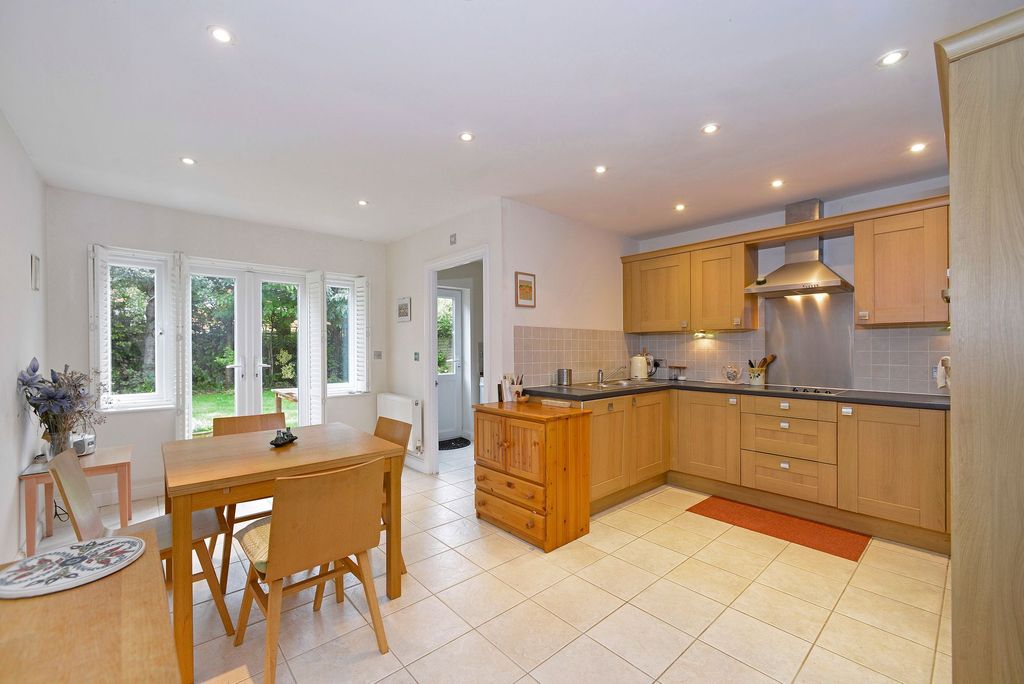 Property photo 2 of 16 Photo 5