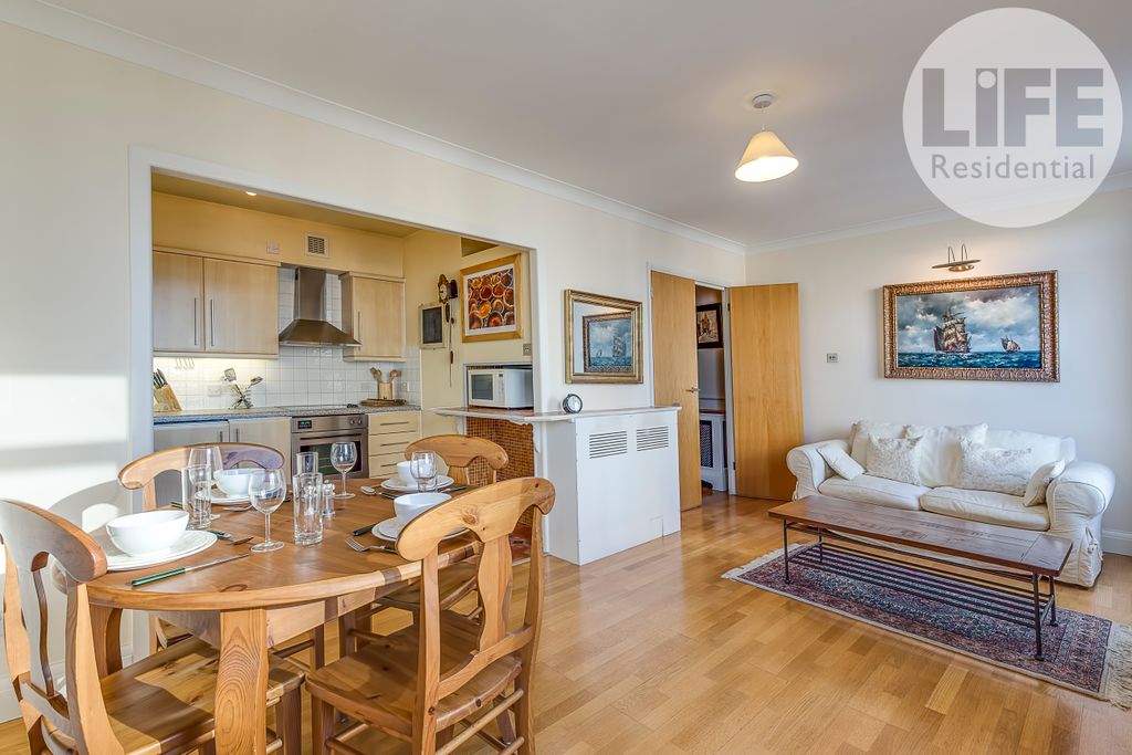 Property photo 1 of 10 Photo 8