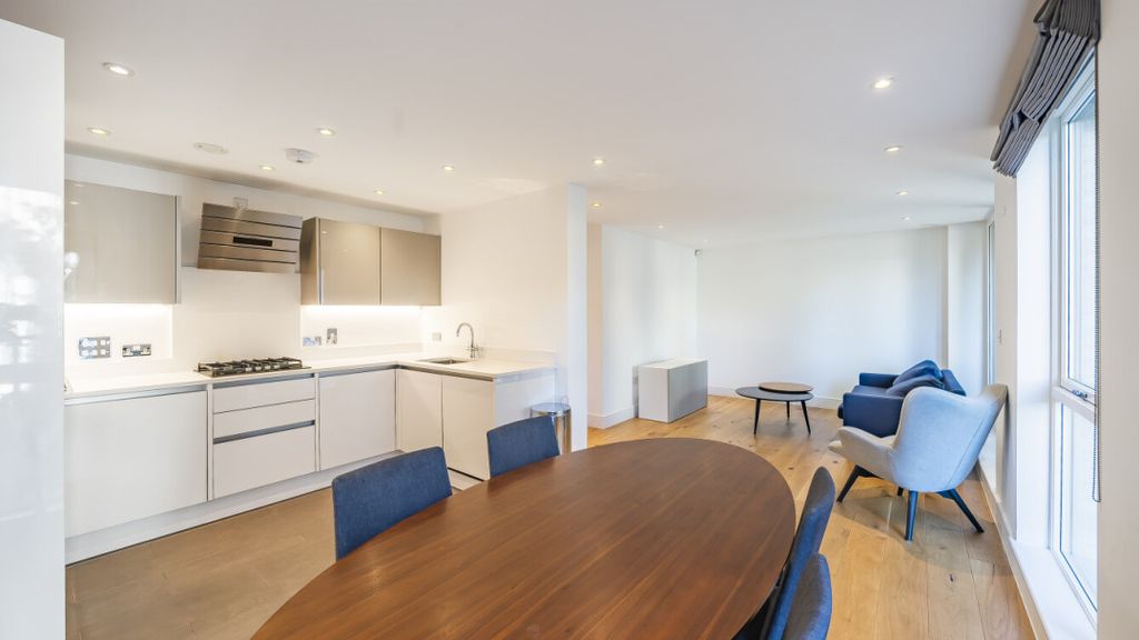 Property photo 3 of 21