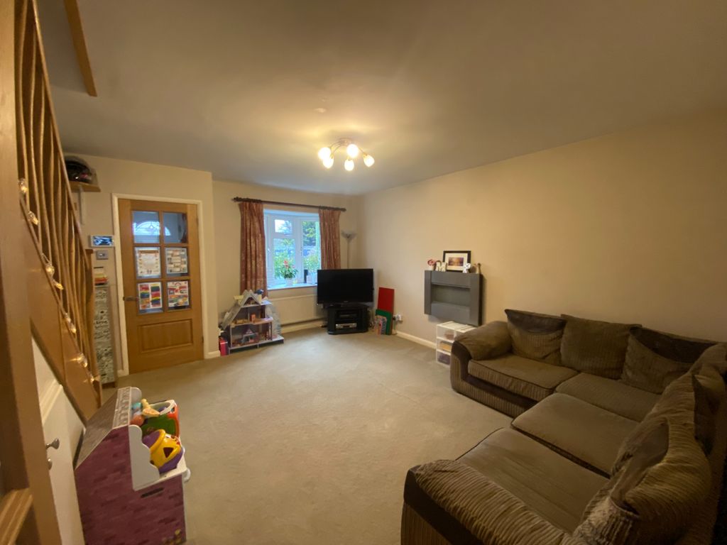 Property photo 3 of 7 Photo 7