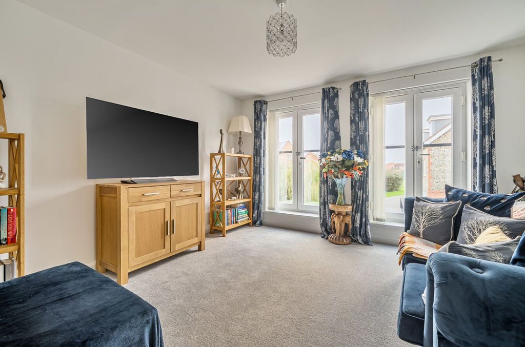 Property photo 2 of 19