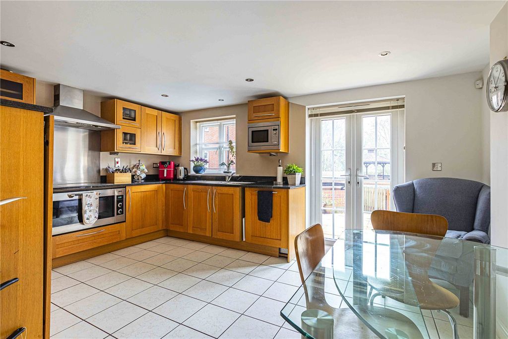 Property photo 2 of 22 Picture No. 14