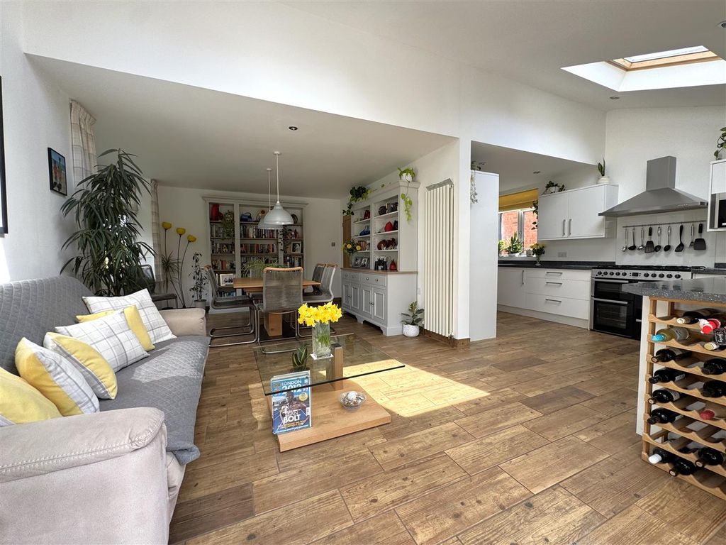 Property photo 2 of 26 3.Jpeg