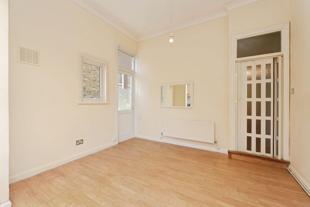 Property photo 2 of 12 Pbox-Img.Jpg