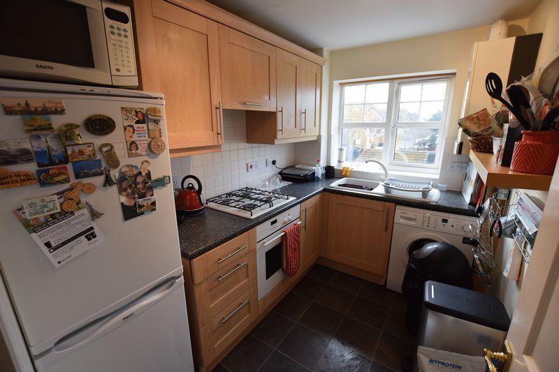 Property photo 3 of 10 Kitchen