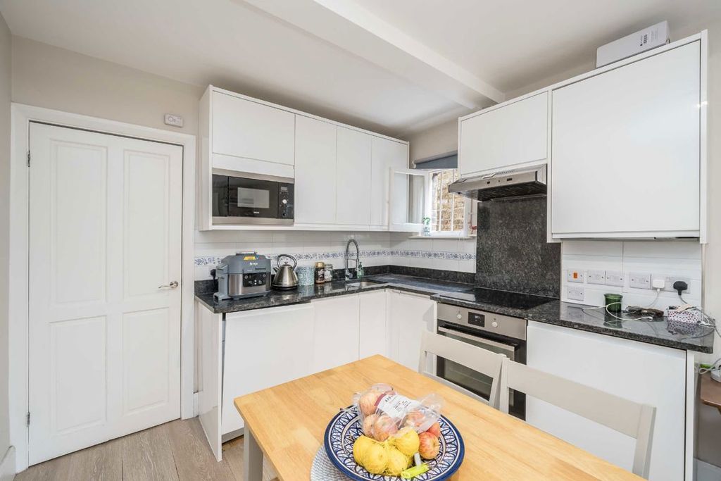 Property photo 3 of 5