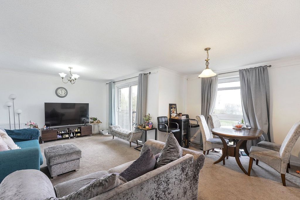 Property photo 2 of 17 Picture No. 10