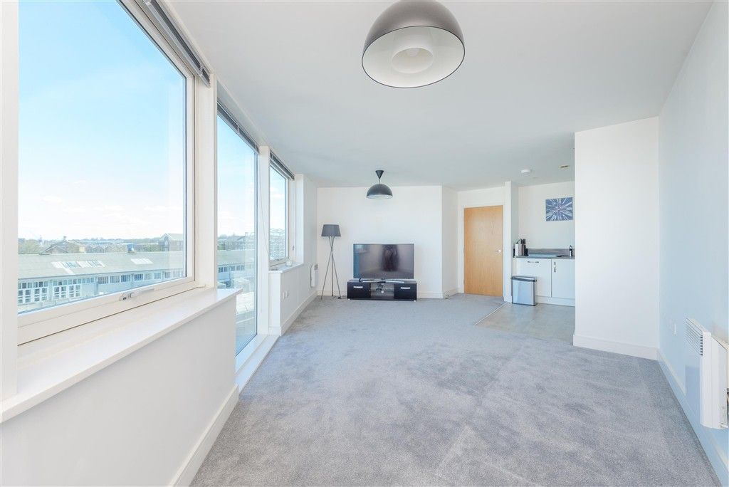 Property photo 2 of 8 Lounge/Kitchen/Diner