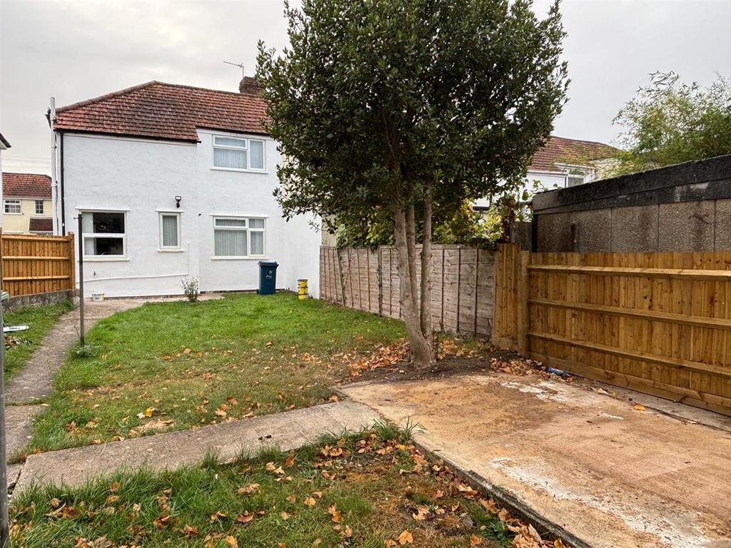 Property photo 2 of 11