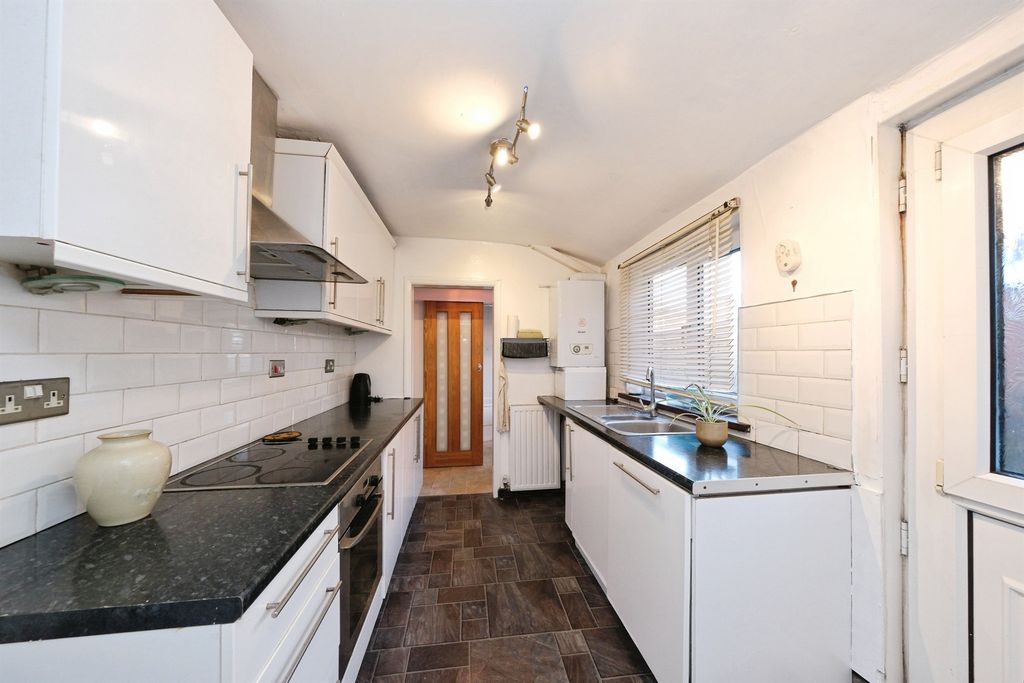 Property photo 3 of 19