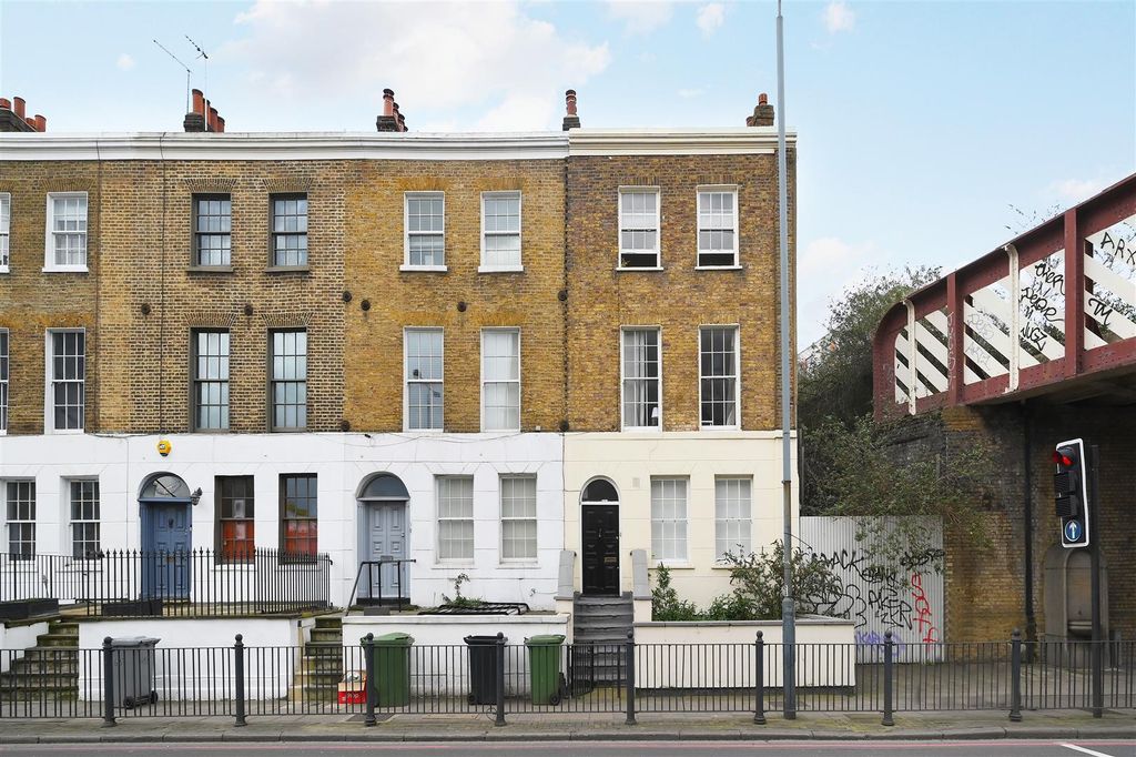 Property photo 1 of 6 Commercial-Road (2).Jpg