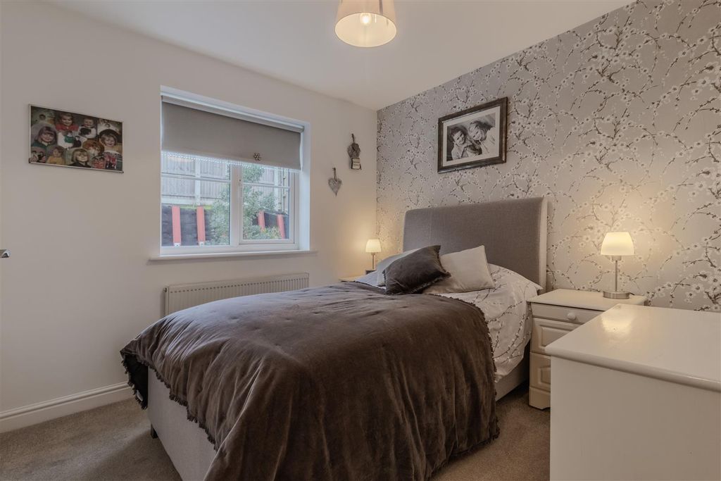 Property photo 3 of 32