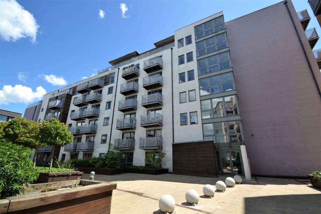 Property photo 1 of 10 Exrernal