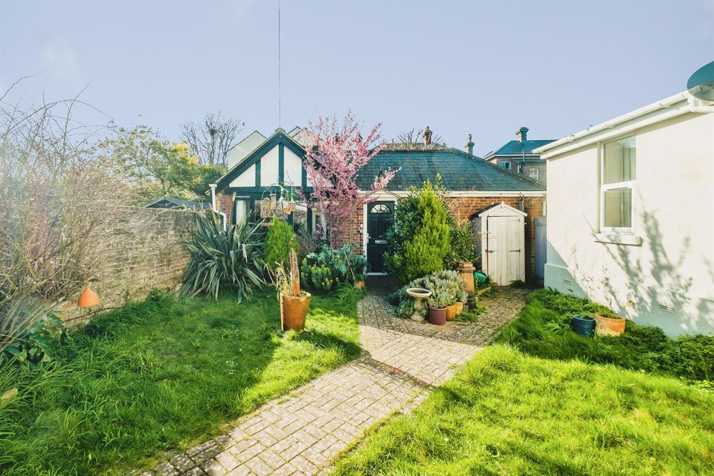 Property photo 1 of 16
