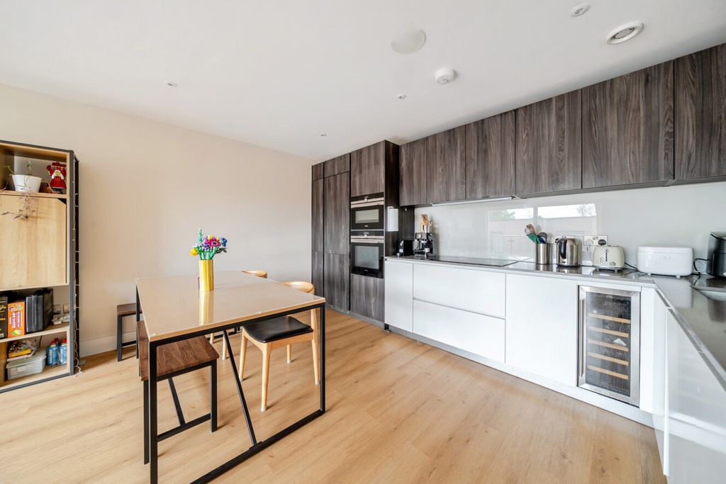 Property photo 2 of 19 1508964-9-1A00F84...