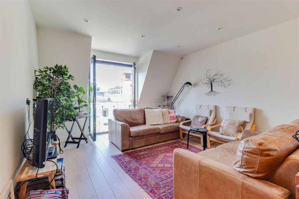 Property photo 2 of 26 16.Jpg