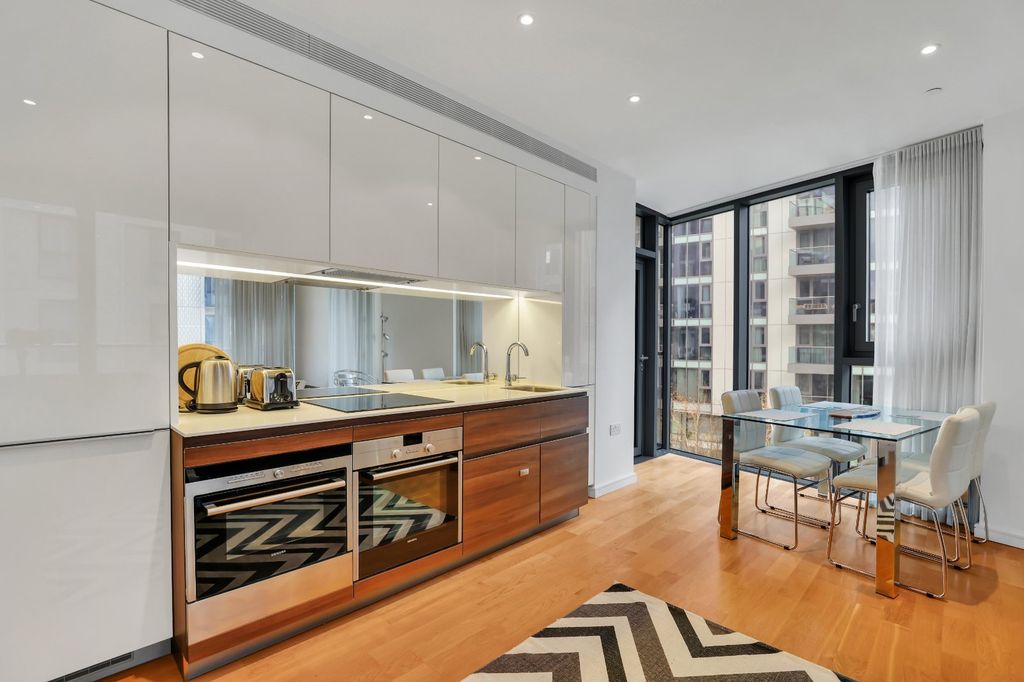 Property photo 2 of 25