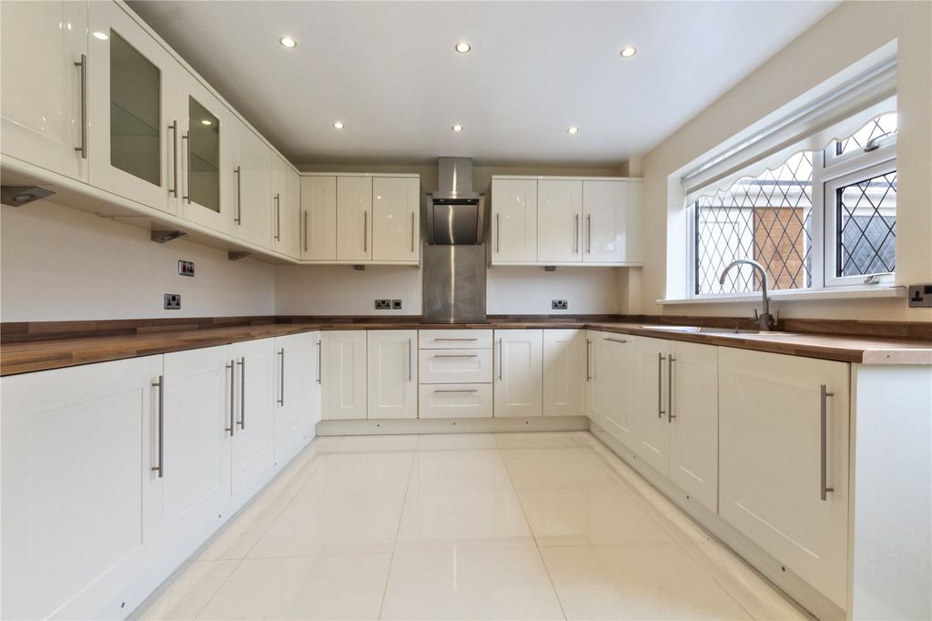 Property photo 2 of 13 Picture No. 02