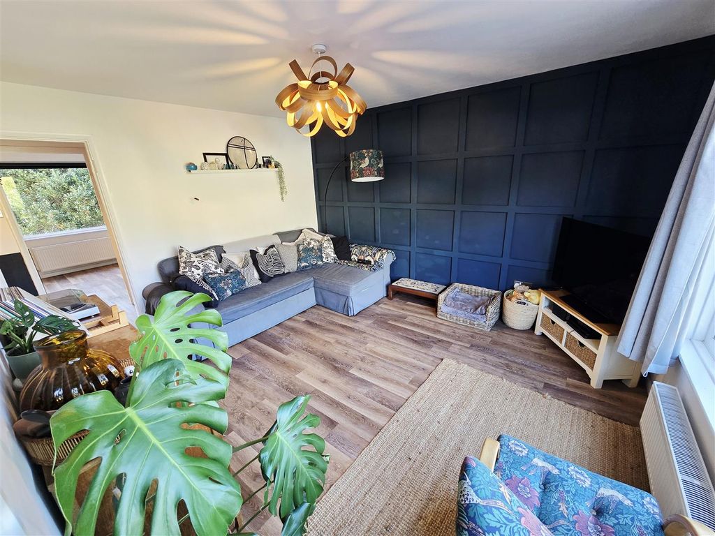 Property photo 2 of 15 1000055744.Jpg