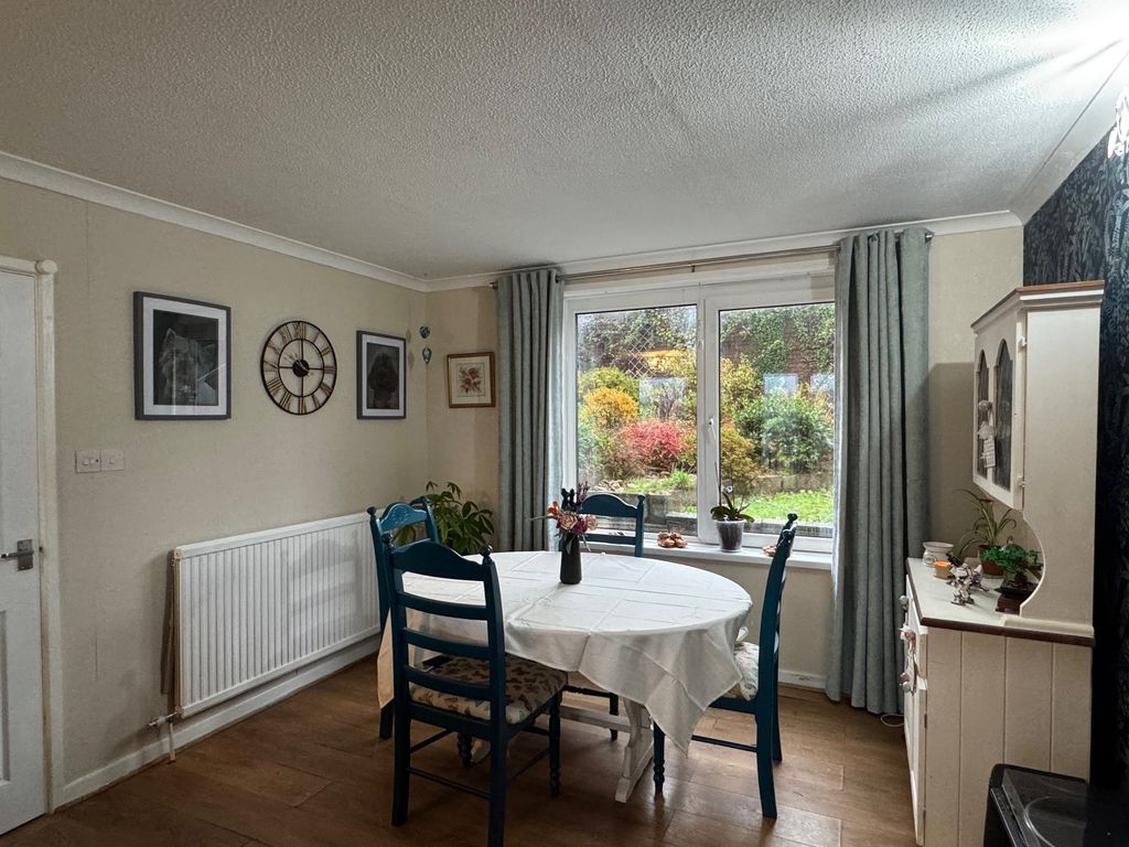 Property photo 3 of 17 Dining Area