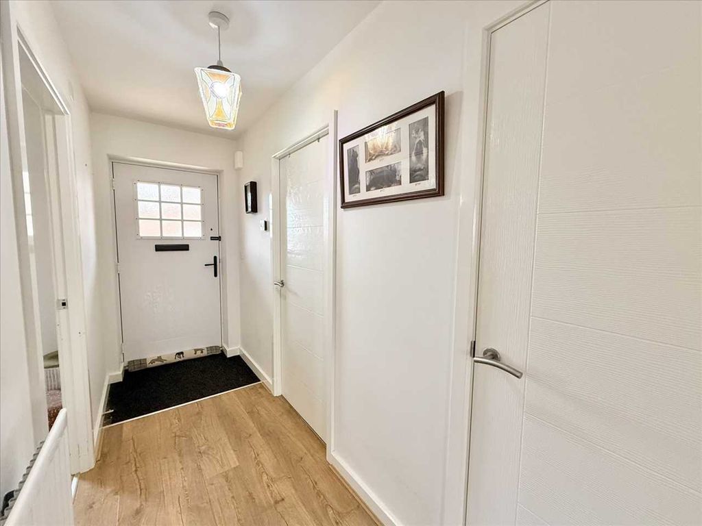 Property photo 3 of 19 Entrance Hallway