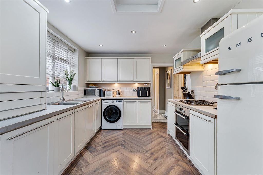 Property photo 3 of 34 Image 3