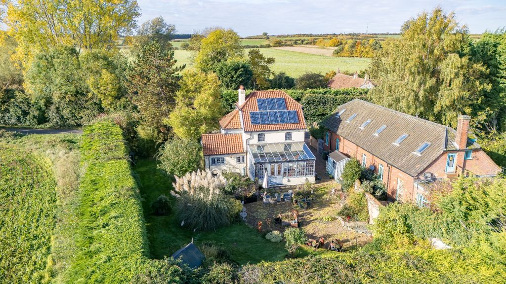 Property photo 3 of 34 4605045