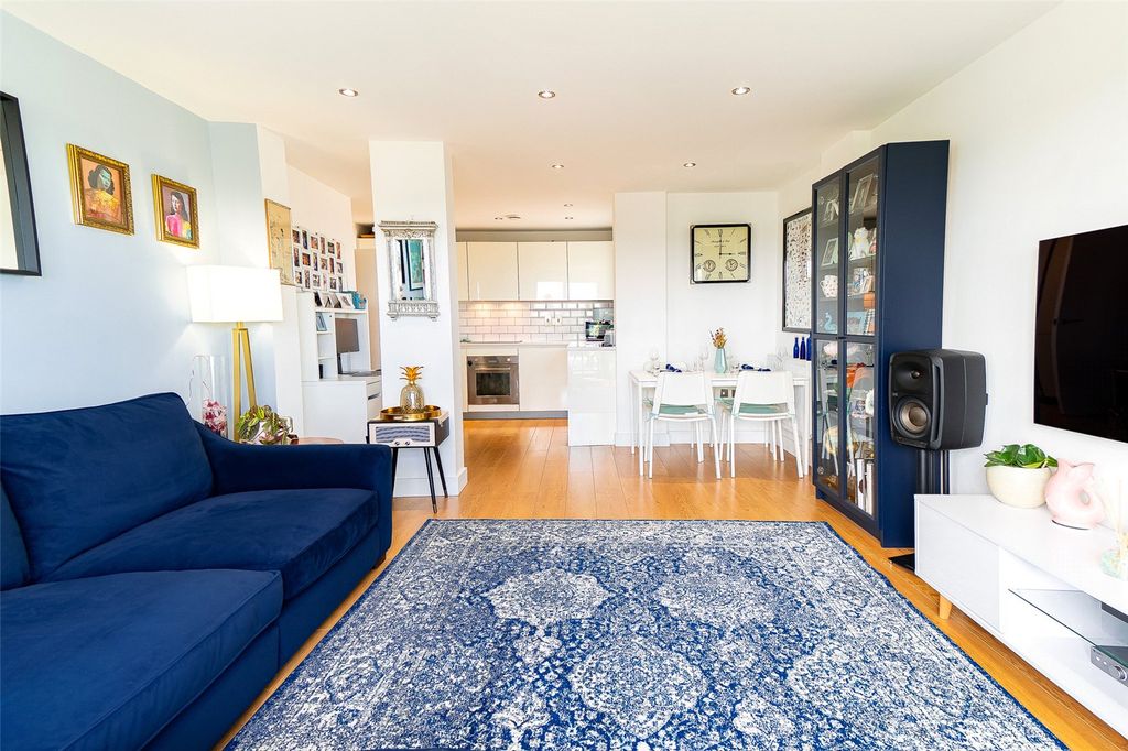 Property photo 3 of 16 Picture No. 20