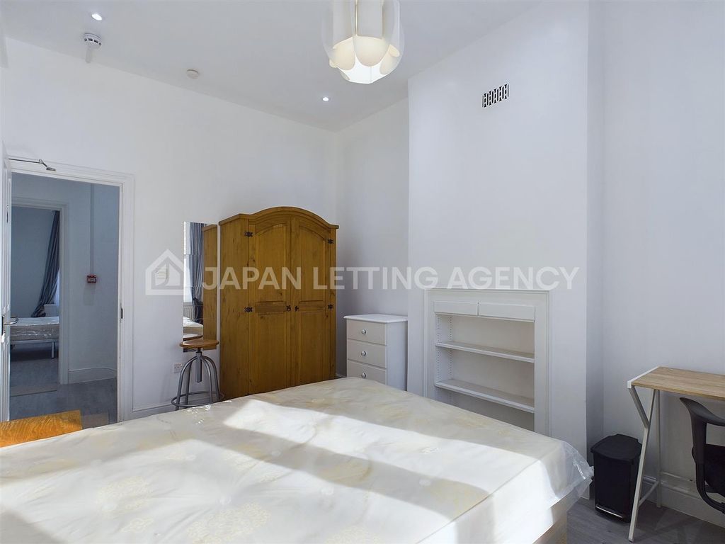 Property photo 2 of 9 Cam02206G0-Pr0047-Still007.Jpg