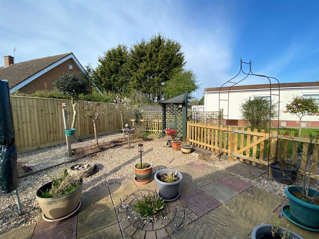 Property photo 2 of 15 Garden.Jpg