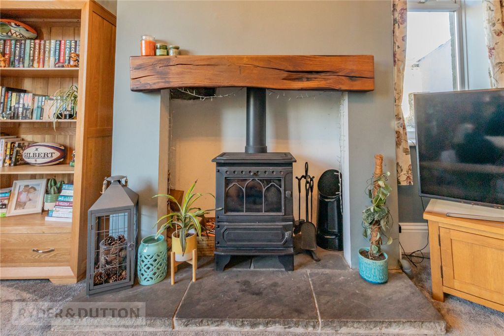 Property photo 3 of 33 Living Room