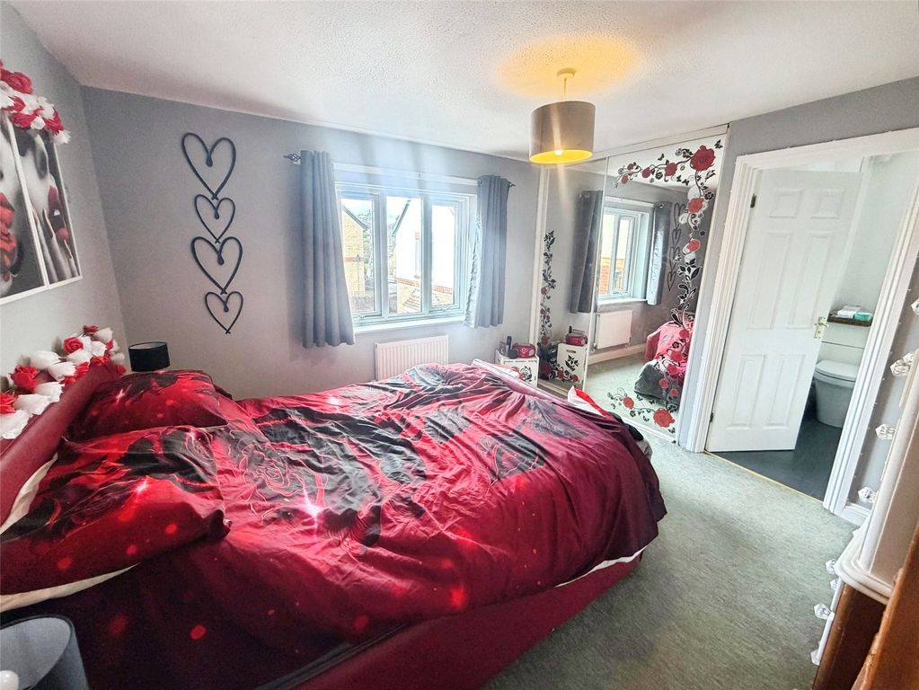 Property photo 3 of 16 Bedroom 1