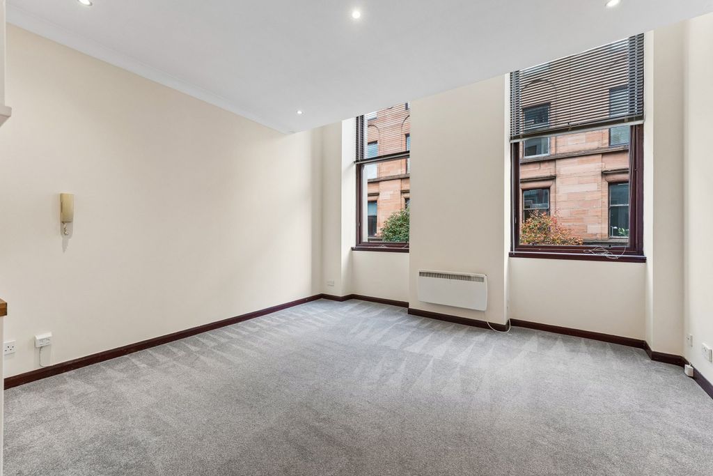 Property photo 2 of 14 Picture No. 06