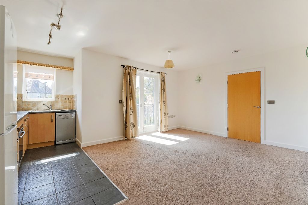 Property photo 3 of 23